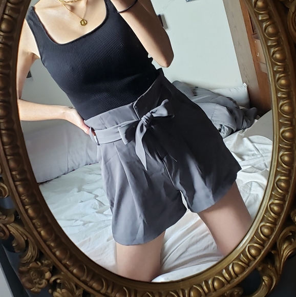 💫 2/$25💫 DYNAMITE Riley High waisted Belted Paperbag Shorts - Picture 3 of 3